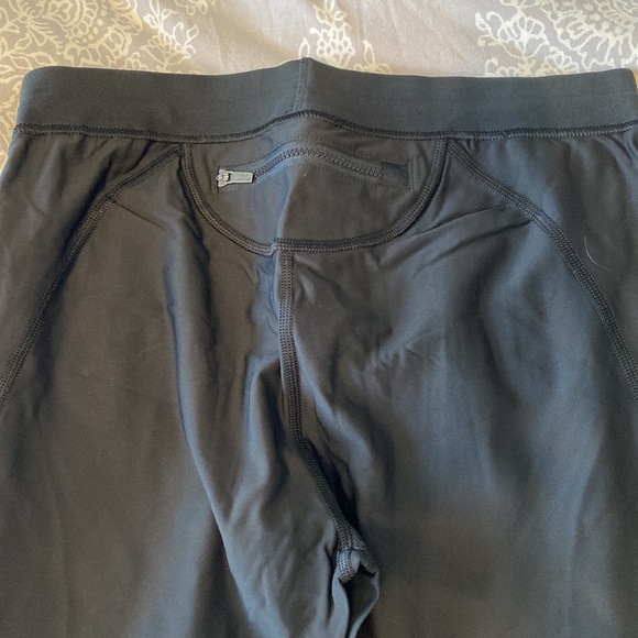 Victoria’s Secret SPORT Tights - Picture 4 of 6